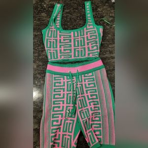 "NWT" 2 piece short set